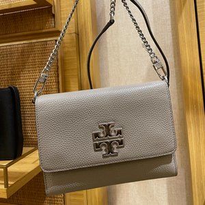 NWT TORY BURCH BRITTEN CHAIN WALLET CROSSBODY FRENCH GRAY